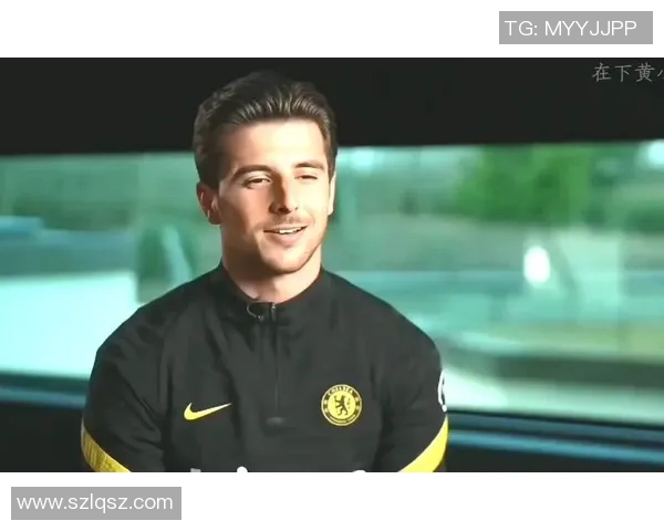 足球明星纹身揭秘：那些在绿茵场上展现个性的球员们