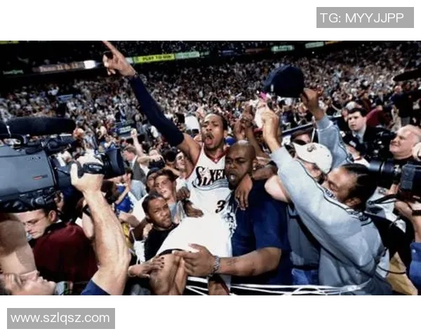 足球巨星亲临NBA赛场共襄盛举引发球迷热议与欢呼